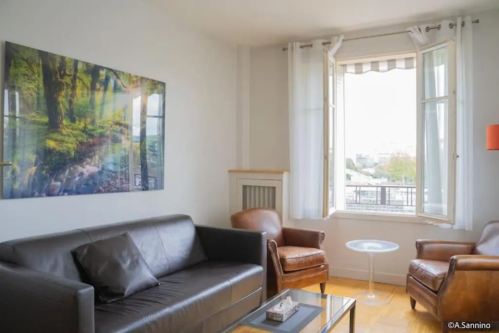 Moderne 2 Pieces En Plein Paris Au Bord De Seine Daire